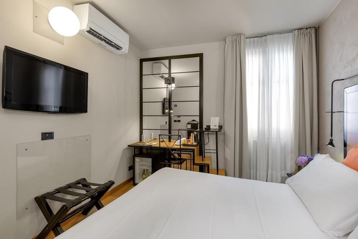 Casa Alle Colonne By Hotel Ancora 韦尔巴尼亚 外观 照片